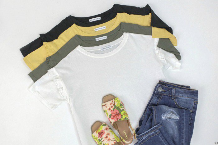 SavinginSeconds's tweet image. Stock up on #centsofstyle tops for back to school -- Nothing over $10 with code + FREE SHIPPING on every order.  Find your favorite high neck swing tanks, relaxed short sleeve tees, and the trendy strappy back tee for fall. #ad 

savingsinseconds.com/tops-for-back-…