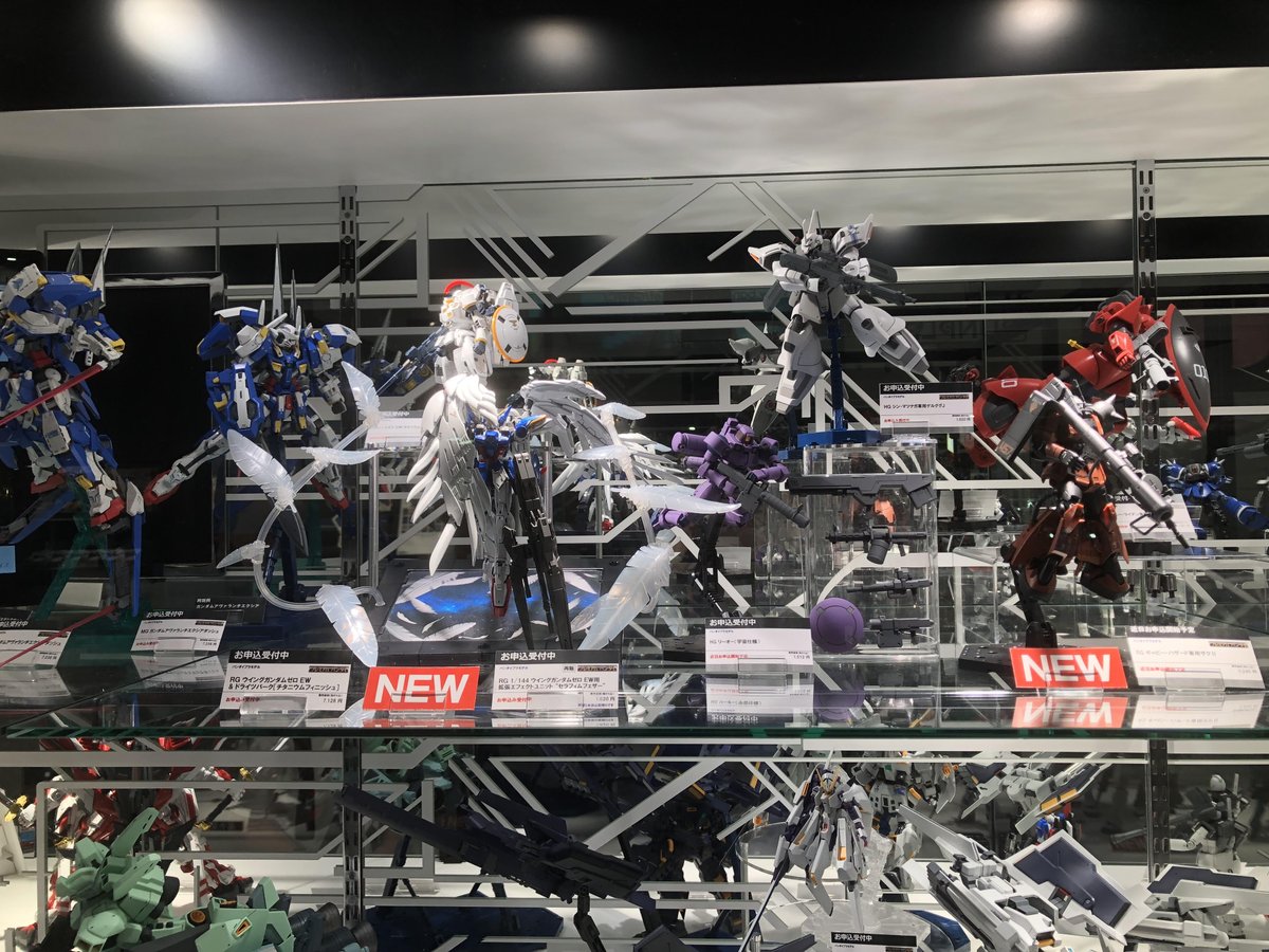 The Gundam Base على تويتر ガンダムベース東京プレミアムバンダイ展示に新しいキットが登場 ｒｇ 1 144 ウイングガンダムゼロ ｅｗ ドライツバーク チタニウムフィニッシュ はコミック版 新機動戦記ガンダムｗ Endless Waltz 敗者たちの栄光 のシーンも再現