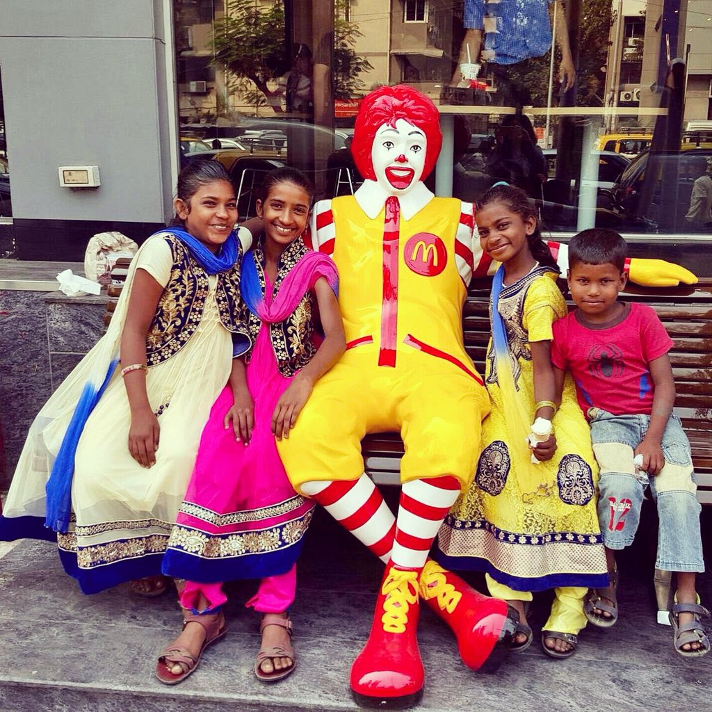PapaCJ's tweet photo. The #PapaCJHappinessProject asked people to share stories of bringing smiles to others and photographs of those whom they bring joy to. Here's a wonderful story from Piyush Chopra (@piuchopra) about a little girl called Purnima (the one in the pink suit): https://t.co/nCP3NdH4Io https://t.co/GqDftTDWzY