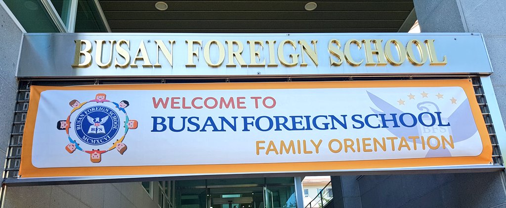 _IainMacfarlane's tweet photo. First day to meet our new students and parents. So excited! #bejawsome #bfslearns https://t.co/27pyLtSQu0