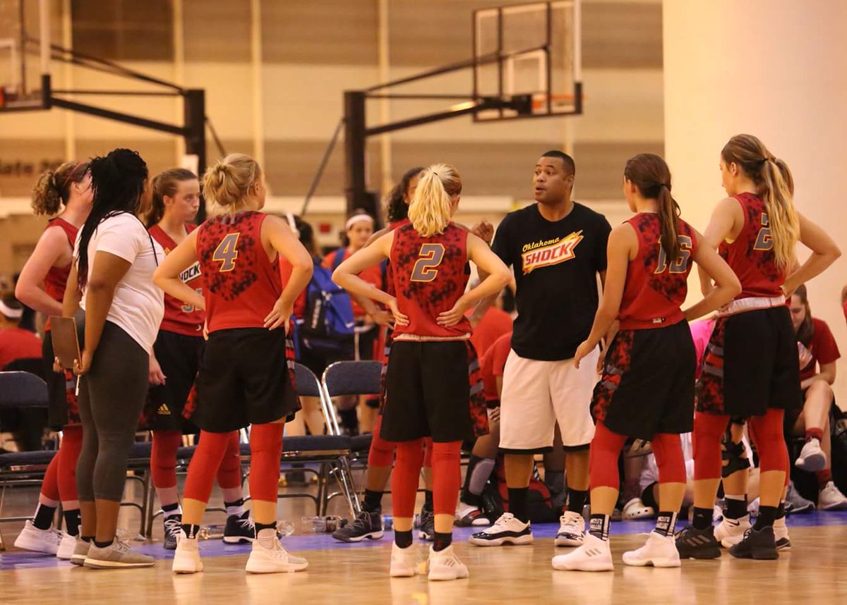 CoachRubyD's tweet photo. Some stats from 2nd half of July (Bayou &amp; Showdown) for my @Shockhoops 2022 group! PSA they played up all July!
1) outscored opp 574-416 in 12 games.
2)finished 9-3 in those events.
3) 7 diff player hit 10+ points in a game.
4) team had 211 steals.. avg 17.5 st/game ! https://t.co/ubbIHoO6By