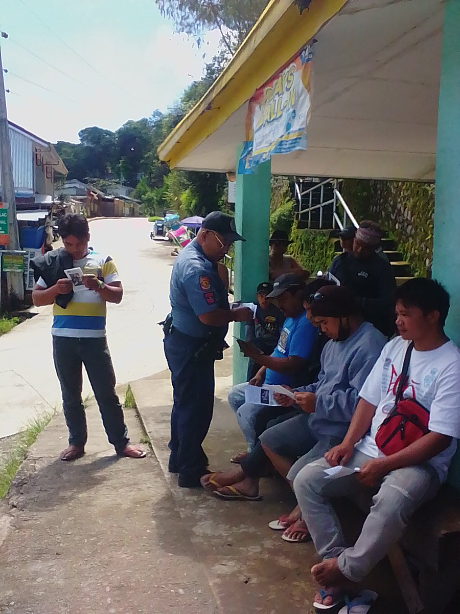 PNPBokod's tweet photo. #DistributionOfIEC
#OplanDBR
#PPP2030
Bokod MPS led by SPO4 Bonifacio D Saguid distributed IEC materials to the members of DABIMODA transport group at Daklan, Bokod regarding Anti-Illegal Drugs.
@rpioprocor @rwinp88 @ProcorRpcrd @PNPBenguet https://t.co/3H4ZsqxSXg