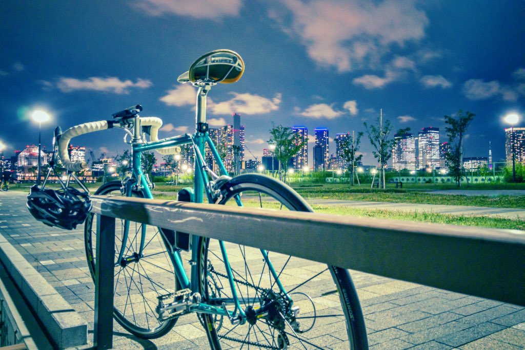 SEAN__SING's tweet photo. 🌃
この日はあまりにも涼しい日だったので、自転車から降りてウッドデッキに寝っ転がって休憩😴
本気で眠りそうだった😪
公園内でテント⛺️張ってる人がいました🤣
https://t.co/L06hkDdN6e
#豊洲ぐるり公園 #フラットペダル #japan_night_view #tokyonight #tokyo #japan #tokyocameraclub https://t.co/77nhE5no1o