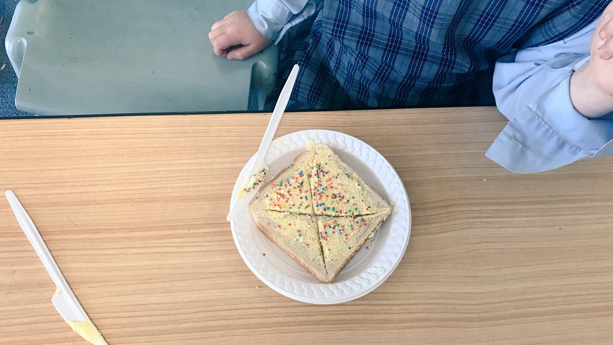 Who says learning can’t be fun? (Or delicious!) Made our own fairy bread to explore halves, quarters and eighths! ☺️ #acuedu_p
