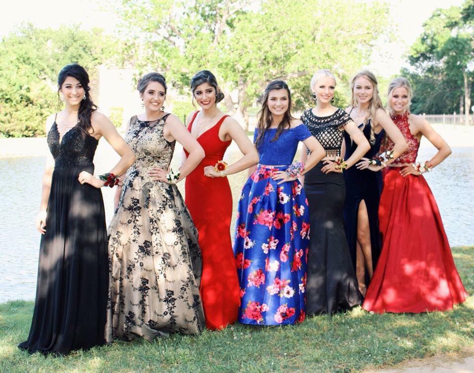 avery_button's tweet photo. Happy birthday love! I’m so happy to have a friend like you. You’re so amazing and im so thankful for all our great mems &amp; adventures. Love you to pieces❤️ I know you’re going to do so amazing at UT🧡 https://t.co/pfeUkbARl7