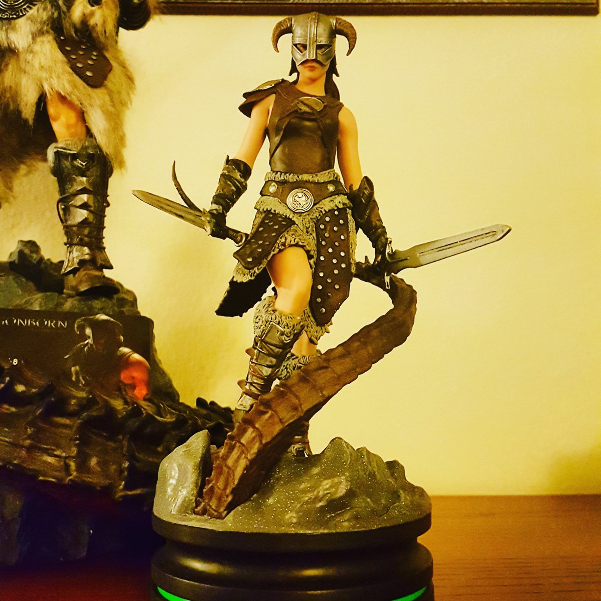 skyrim female dragonborn statue