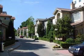 dwnicoll's tweet image. Huxley’s Brave New World has people voluntarily maintaining tyrannical power imbalances because their base needs have been satisfied. This is in stark contrast to Orwell’s 1984, where these needs are oppressed, controlled or manipulated. Which algorithm currently runs?