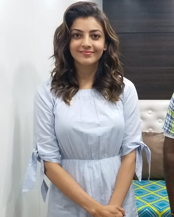 PalepuGouri's tweet photo. The most wanted Beautiful Ammayi @MsKajalAggarwal 💖💚💙💜👌👌👌 Love you lot 🌹💟💖💝💜💙
#kajalism #itsmyfanism @PalepuGouri 💖💝💙💜 https://t.co/THegGlOH5F