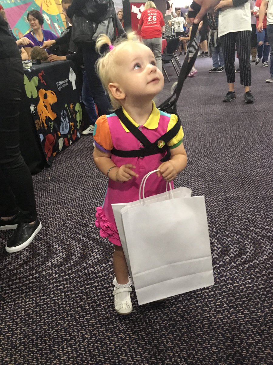gateslibraries's tweet photo. We're having fun  at #familyexpo @getnorth2018 today with @Literacy_Trust sharing our love of books with families #ReadNorthEast  @ToonLibraries @penguinrandom https://t.co/BUDUo1WGXY