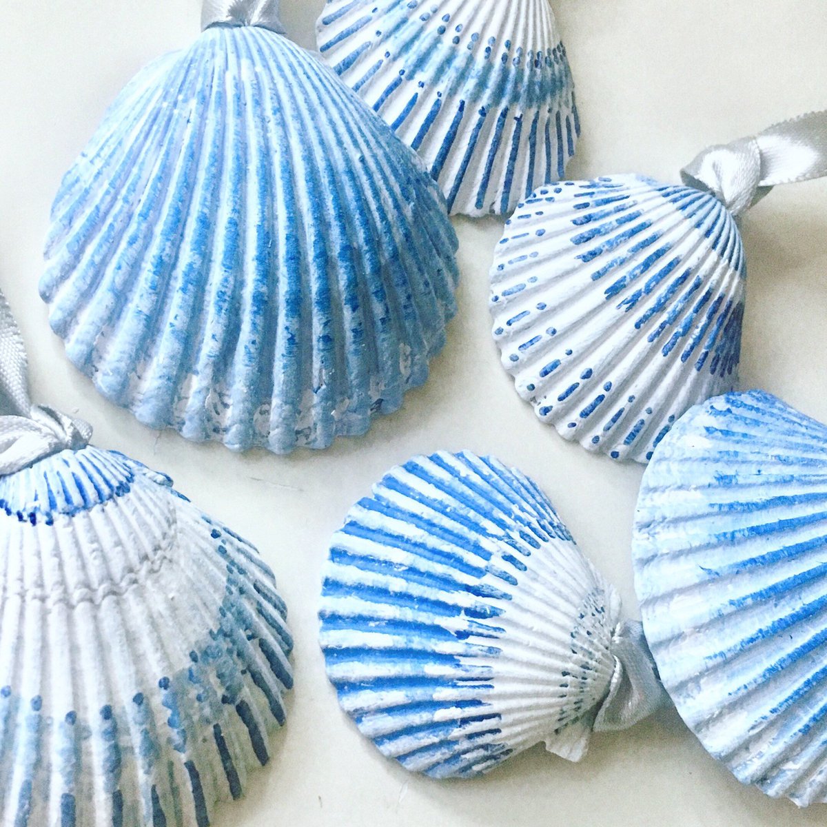 sweep_of_sand's tweet photo. Beach ornaments set of 3, hand painted #shellornaments https://t.co/GwN610jrVt https://t.co/eGYjUhZ29c