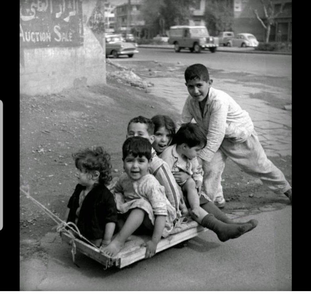 omar__alahmed's tweet photo. كُنا أطفالًا نرتعب إن رأينا حذاء مقلوبا جهة السماء، نركضُ لنقلبه ونرسل قُبلة إعتذار إلى الله، أيّ أرواحٍ طاهرةٍ خسرناها
الى اين تسير بنا الدنيا ؟ https://t.co/dKlwUwsSSH