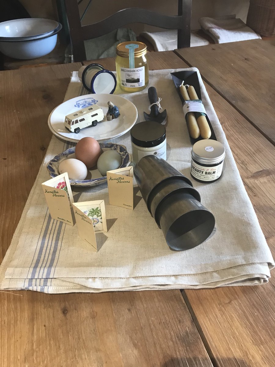 tymawrgarden's tweet photo. Beautiful and useful. Treasures to be found in our little shop. Open today &amp; tomorrow, stop for tea &amp; cake, enjoy the garden &amp; shop.
#localsustainable #smallisbeautiful #naturalmaterials #artsandcratfs #localandlovely https://t.co/3XAf2suCbL