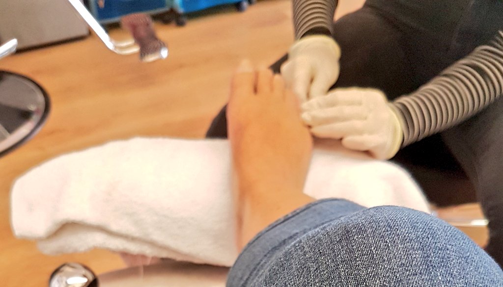 MissMelodyMilf's tweet photo. Who's paying !! DM me whoever's first will get more pics  a little vid and of course the end  result 😀 PP camidolls68@ https://t.co/tJpDBQrm91 !!@FootFetishBcn @Foot_fetishdude @footmastermike @DrainMe4Feet @BritFootBabes @FeetPics https://t.co/TdaDywy7yl