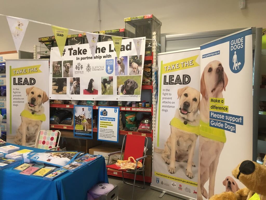 NSPoliceDogs's tweet image. Jollyes pet store, commercial road #Ipswich until 4pm. 
Lots of goody bags to give away, reduced microchipping , guide dogs in training and lots more #takethelead #supportguidedogs