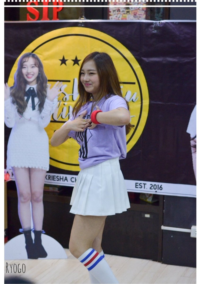 RyogoSir's tweet photo. @724chu_official
Fan Meet 6.28.2018
Only with Chu <3
.
.
.
#KrieshaChuinManila
#크리샤츄 #KrieshaChu
#KTPH
#KrieshaTiuPH
#KrieshaChuPH https://t.co/LfqosojcnY