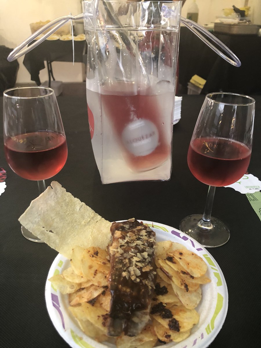 Buenos días amigos!!nos dirigimos a la sede de la D.O del Somontano a presentar nuestra churra a concurso!!asi que desearnos suerte!!nosotros vamos a full!!!!buen sábado amigos ternasqueros!!!#ternascaafuull#aporellossss#