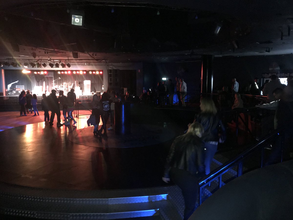 penfreshorganic's tweet photo. Blast from the past,
Going back 30 yrs this was the place to be for a few clueless 18 yr olds.
Hitting the old 21st century night club with an 80’s night on #notmuchchanged #revolvingdancefloor #stickycarpet https://t.co/YetBTcTFZM