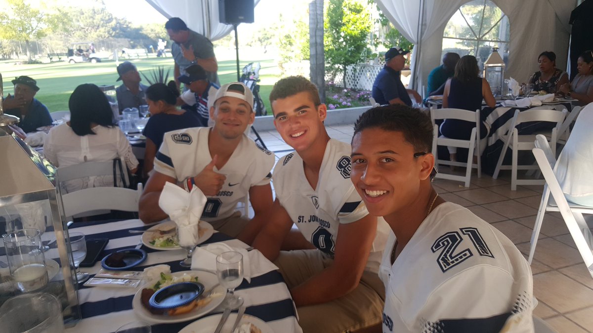 edwardtorre's tweet photo. Congratulations to one of Bosco's best, Colby Bowman, for not only being Offered by Stanford but being Accepted by the Cardinal! Cheers Colby! 📚🏈💪👏👏👏 #BraveToCardinal #MakingDreamsComeTrueThroughHardWork #BoscoFootball #BoscoTrackAndField #BoscoRelay #FastDude
@C_bowman9 https://t.co/VsB2xEtSvR
