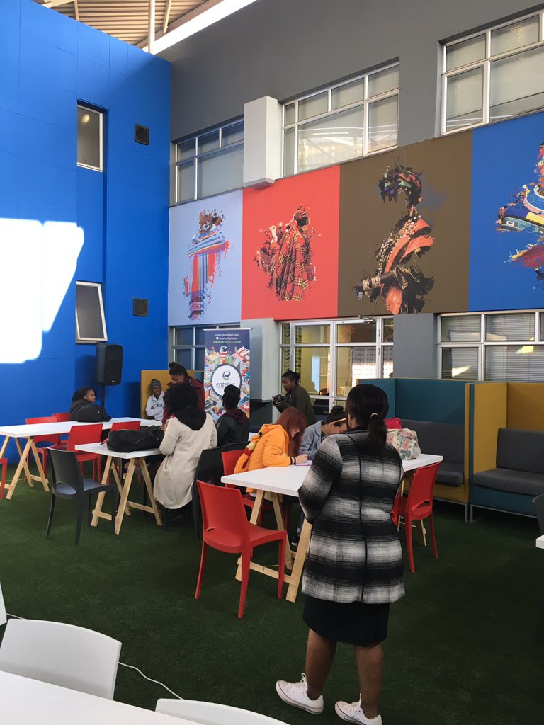 shashihansjee's tweet photo. It’s all starting to happen at the @GirlCode_za #GirlcodeHack https://t.co/X6iXJ20Syv