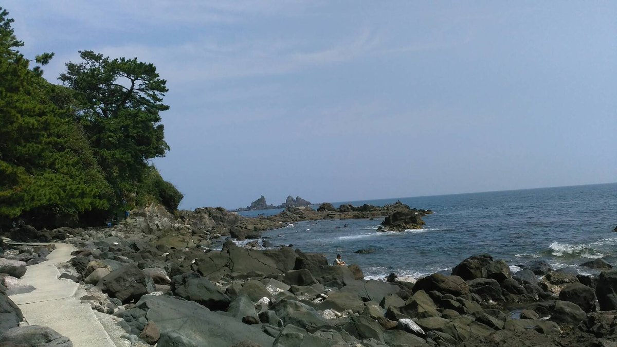 一社 真鶴町観光協会 8 4 土 潮騒遊歩道のチェックで番場浦海岸から三ツ石海岸まで歩いてみました 足場が悪い箇所が数カ所ありました ケープ真鶴についたら 青木隆治 さんが被害状況を見にきてくれていました 一社 真鶴町観光協会 8 4 土 潮騒遊歩道のチェックで番場浦海岸から三ツ石海岸まで歩いてみました 足場が悪い箇所が数カ所ありました ケープ真鶴についたら 青木隆治 さんが被害状況を見にきてくれていました