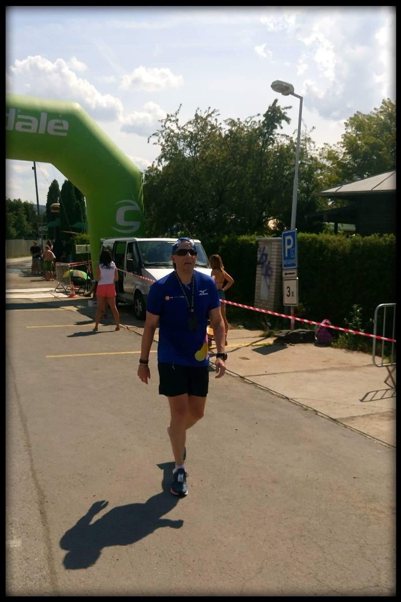 PetrPolansky's tweet photo. ...trošku teplo 🔥, ale 👍😎
Radotín, 13h, 15km, Run X 👌 
#running #heat #behejdokudmuzes #behej  #rozbehamecesko #radotin https://t.co/nWhnOlkLNU