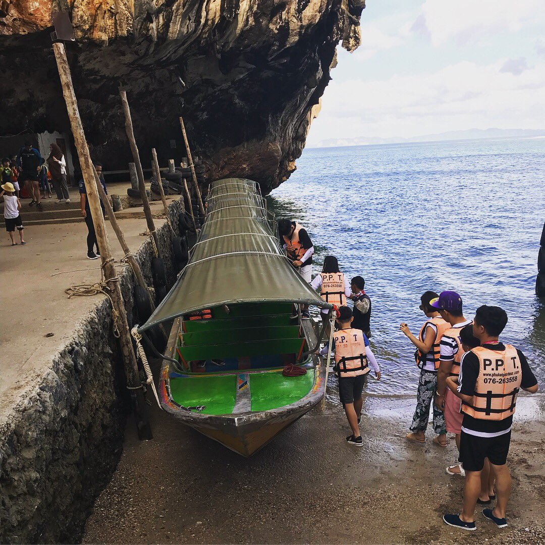 PavoPortraits's tweet photo. Boat trip 🚣‍♂️ 🚣‍♀️ #Thailand #Phuket #lifejacket #paradise #sun #sea #sand #travel #holiday #honeymoon ☀️🌺🌴🌊 https://t.co/5Qya2WEfPR