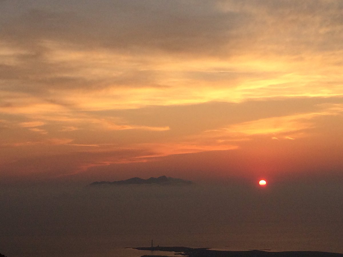 forever_pippo's tweet photo. The last day after the program of medical imaging summer school in Favignana, lucky to have the chance to see such a beautiful sun set #Favignana #MISS2018 #Sicily https://t.co/Jk4i1B73Py