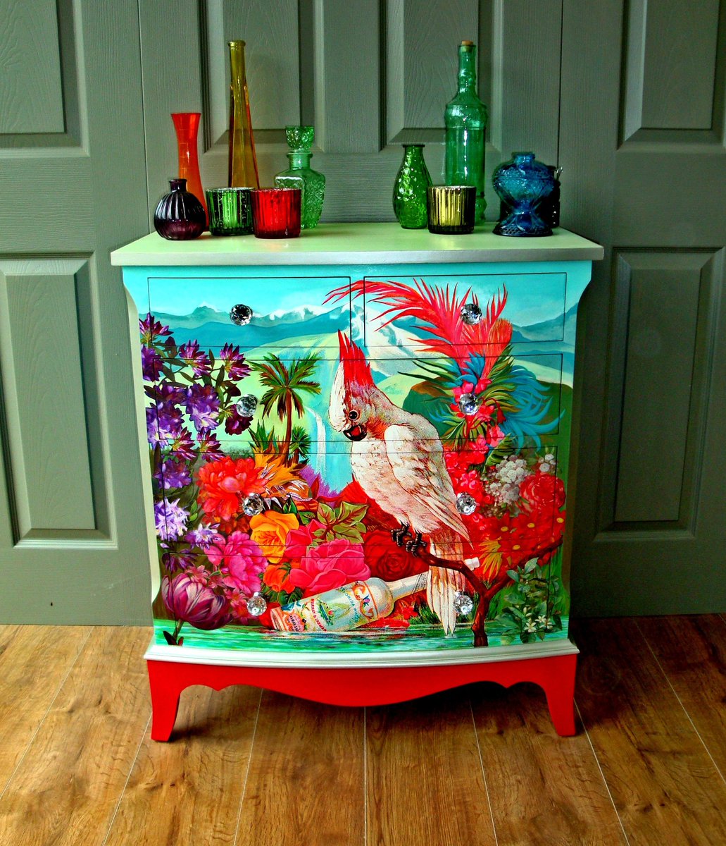 SirenDesignsWey's tweet photo. Just finished this bright retro look chest of drawers... you couldn't be miserable with this in your life! 😁 https://t.co/smQXq6saoK