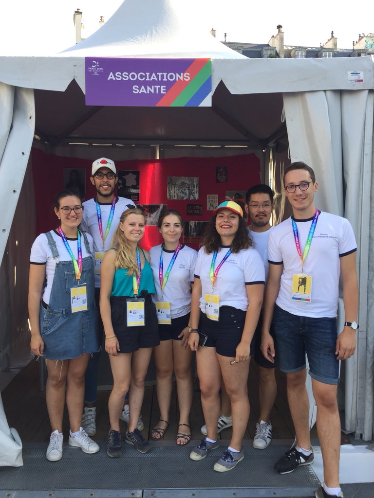 E_Dugast's tweet photo. Nous sommes présents pour l’@ANEMF au #GayGames  @paris2018 ! L’occasion de discuter avec @agnesbuzyn, @FlesselLaura et @Anne_Hidalgo de l’engagement des étudiants en #médecine pour la #prevention et la promotion de la santé https://t.co/SCQAA7m04K