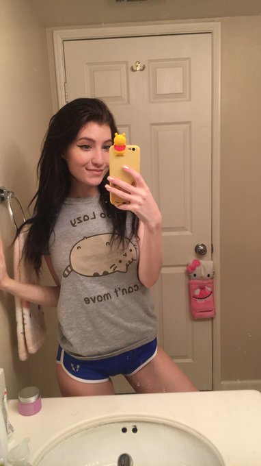 Watch Elizabeth Reed's leaked NSFW photo on TwXstars