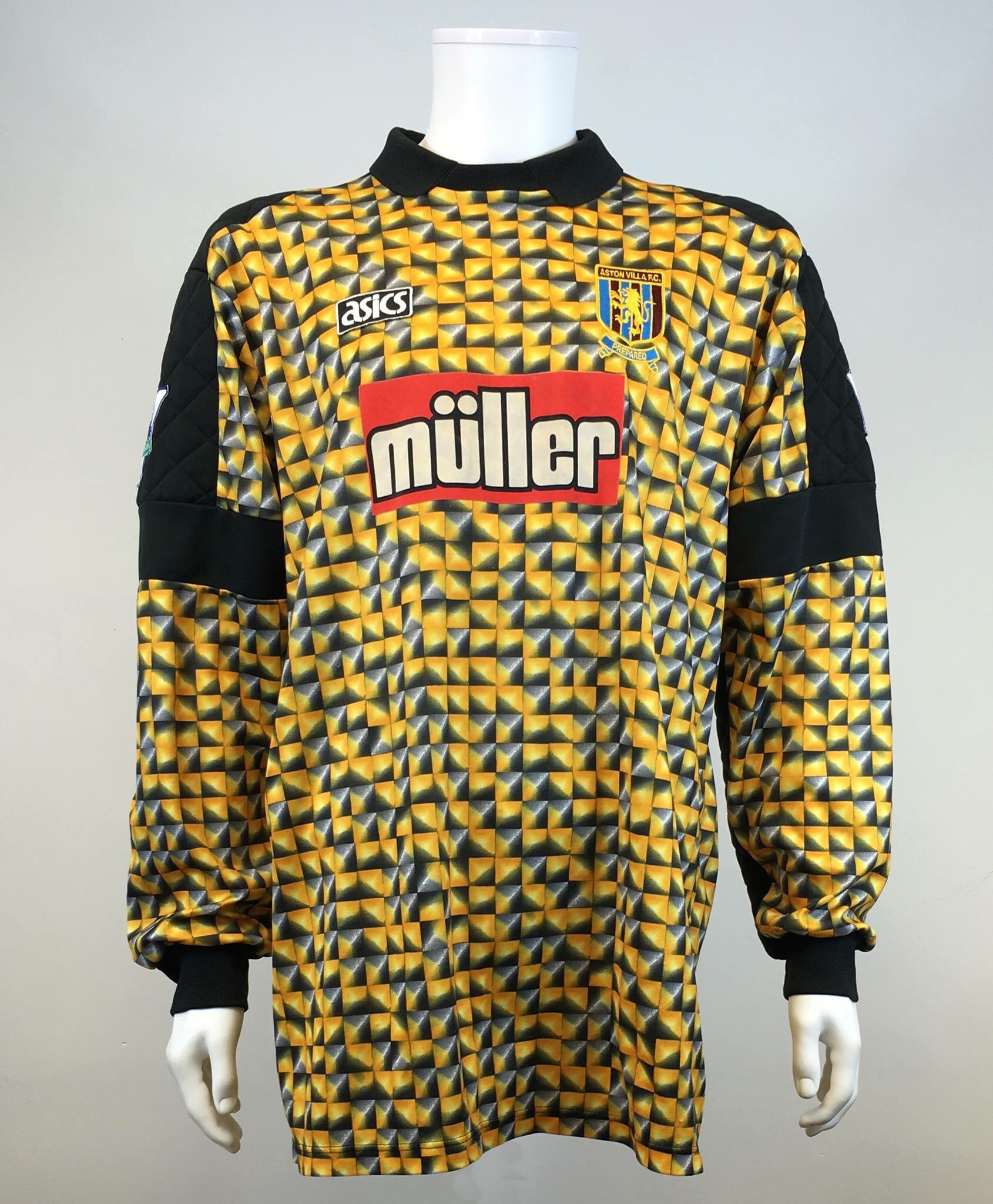 Aston villa goalkeeper shirt 2025