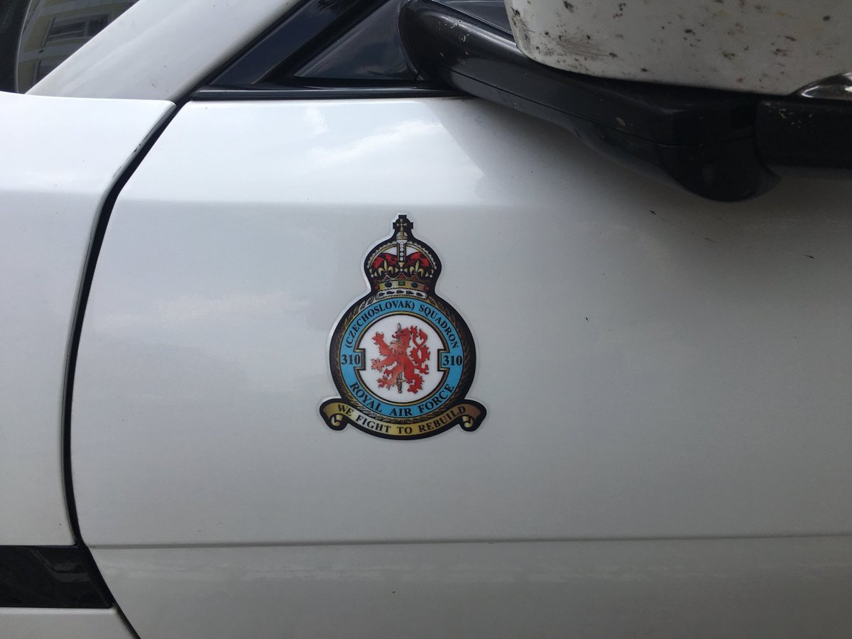 hosekj's tweet photo. Konečně pořádná ozdoba na auto! #310Squadron #RAF #WeFightToRebuild https://t.co/AgIcYfvON1