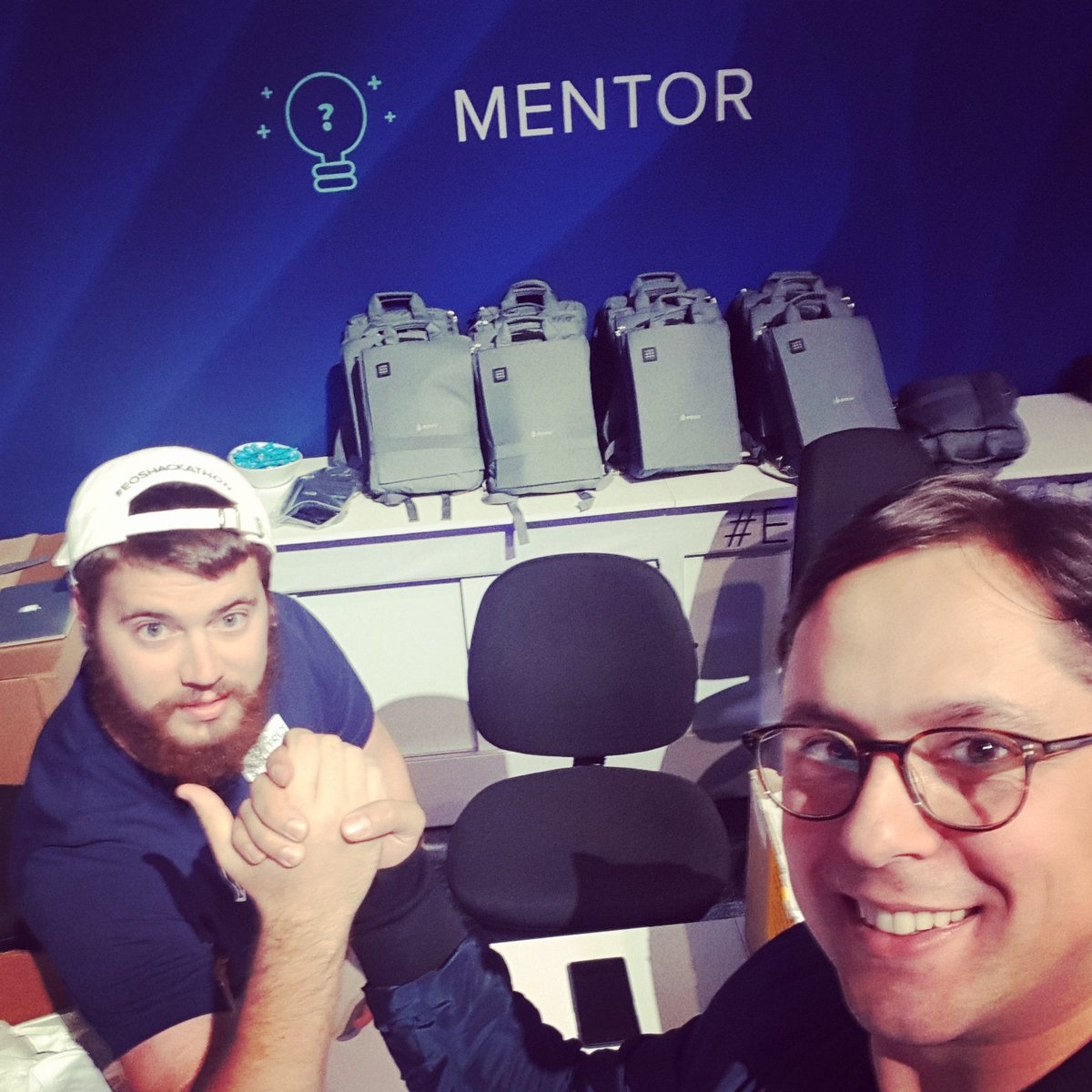 BlockVerify's tweet image. Mentors at work? #EOSHackathon #pavlo #jeffrey #sydney #blockchain  #mentoring