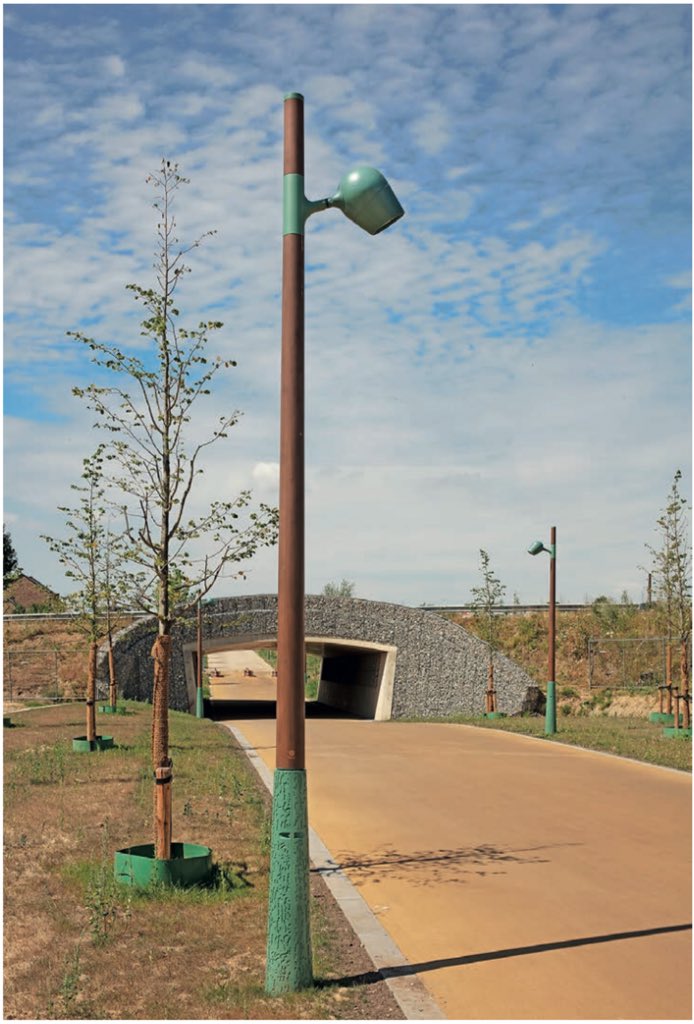 josbergh's tweet photo. Our wooden poles fit perfectly in the green environment of # de Groene loper Maastricht#Valmont-Tehomet https://t.co/DChtI3T2Rt