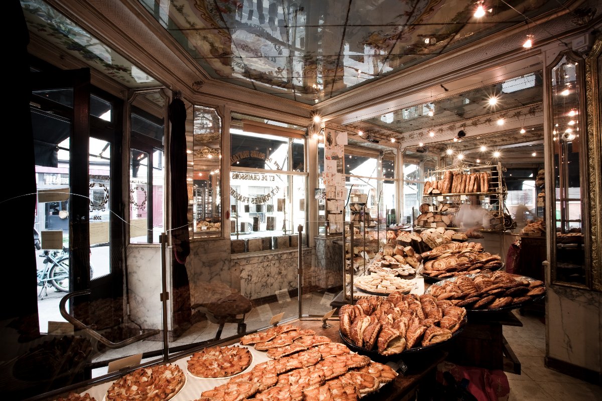 VictorinoxFr's tweet photo. Le prestigieux croissant incarne le petit-déjeuner à la française. Les plus gourmands choisiront le pain au chocolat ! Découvrez ici votre guide de Paris : https://t.co/Y41pB0qhxF
#MyVictorinox #travel #paris #sundaysinparis #frenchbread #painauchocolat #croissant https://t.co/ywhRvCJQYd
