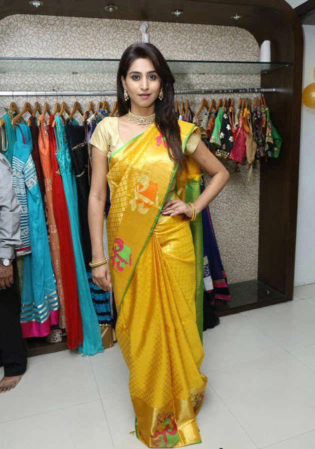 web2look's tweet photo. #varshinisounderajan #dhee10 #VARSHINI #Anchor #TeluguActress #Tollywood
@Varshinisounde2 #TollywoodActress #Telangana #Hyderabad #FilmsInRealTime
Latest Photos of #Varshini.For More #ohotos Click Below Link...!
>>>https://t.co/vWkH9U5FwO https://t.co/KKDmdjHGmv