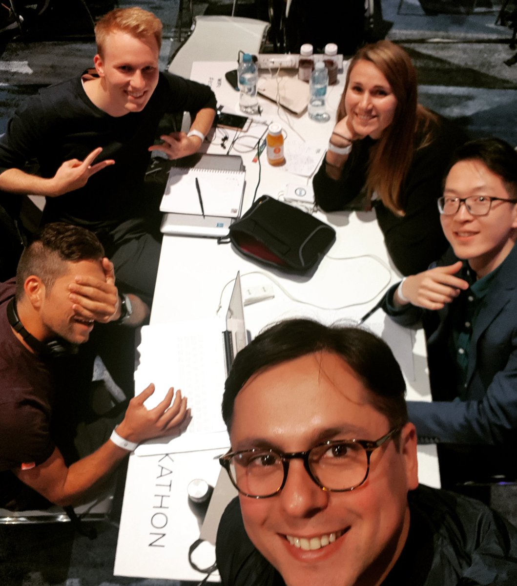 BlockVerify's tweet image. Those people will change the world for better! #Pavlo #mentoring @hevon89 #eoshackathon #sustainability @OscarJJJJJ