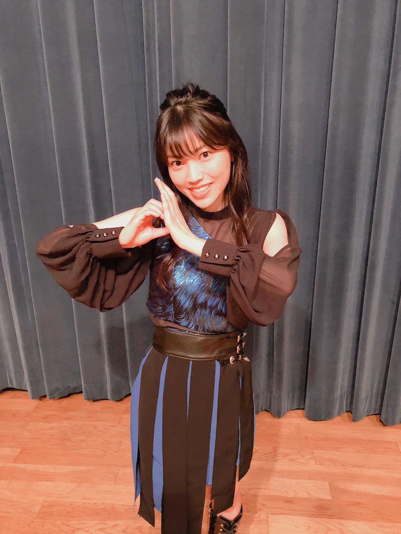 石原夏織 Staff 今日は2ndシングル Ray Rule に東京でのリリイベでした お越しいただいた皆さま ありがとうございました 黒と白のmv衣装に加えて 石原夏織さんに 光 をテーマに衣装を選んでいただきました 再来週はいよいよ