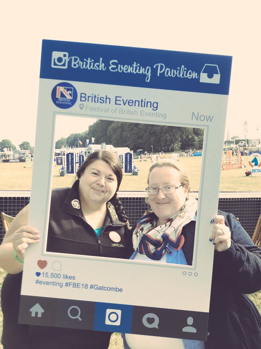 Arrived and ready <a href="/BEVolunteers/">BEVolunteers</a> for <a href="/BEventing/">British Eventing</a> <a href="/FestivalofBE/">Festival of British Eventing</a> ☀️☀️💚🐴
#Volunteer #BE #FBE18 #FJLife #Gatcombe #EquestriansGreatestChallenge