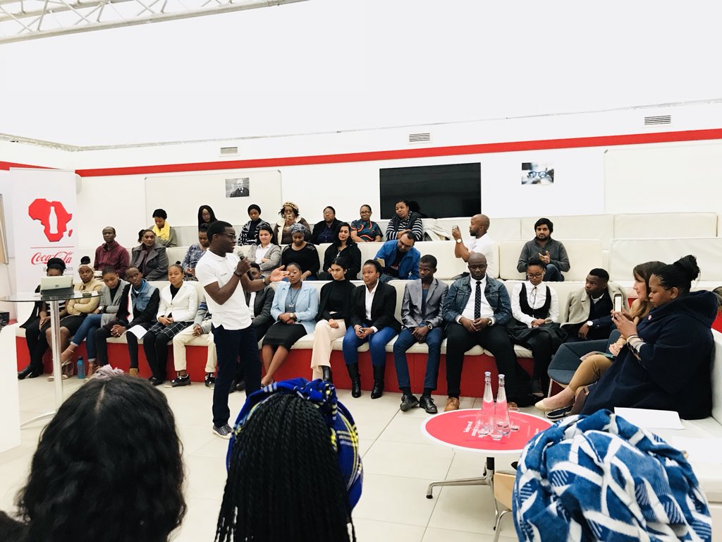 TebangNtsasa's tweet photo. It’s happening bafethu ✊🏾✊🏾✊🏾 @yledsa Business Plan Presentations,we call it YLED Dugout. R100 000 available for funding... my journey as a youth developer continues ✊🏾✊🏾✊🏾 https://t.co/tDvTYYErcu