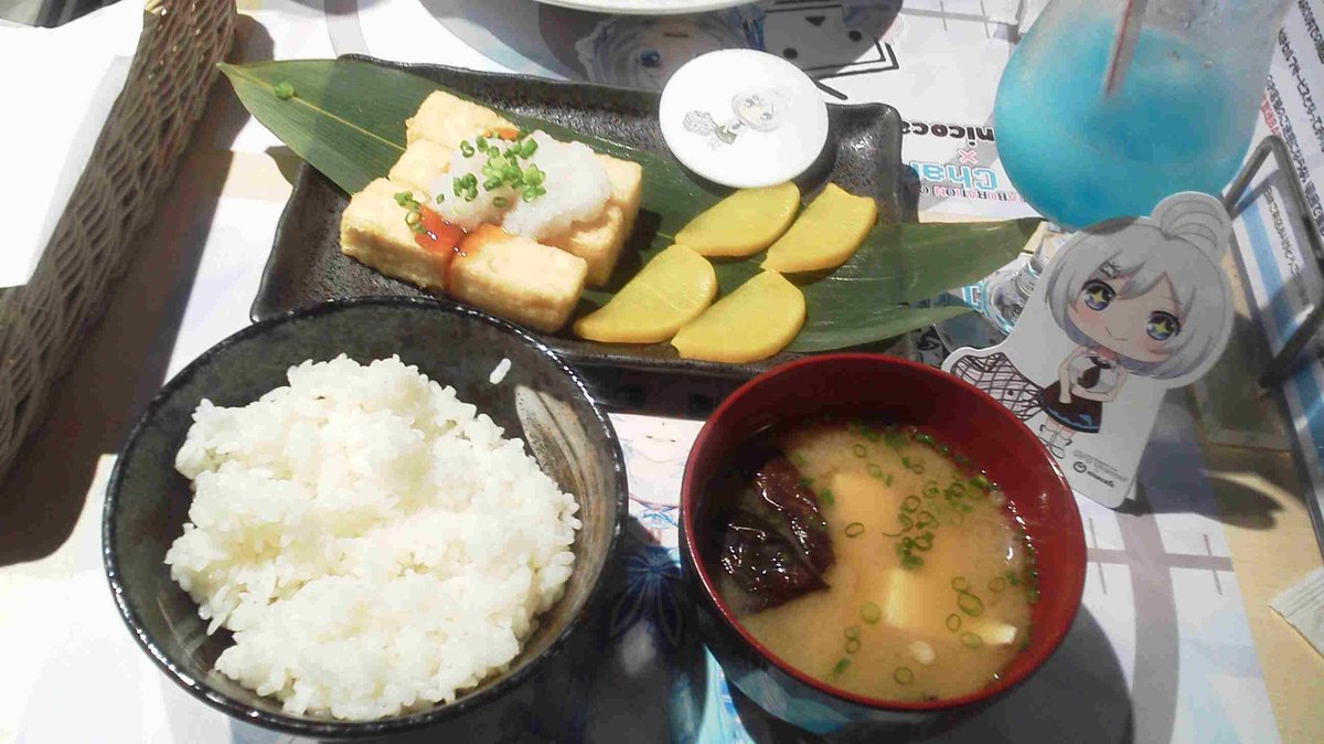 優綺さん、にじはしそらさん、bratさんとコラボカフェに行って参りました(`・ω・')ゞ
とりあえず一口もらったみそBBAの衝撃よ…( ゜Д゜;)
そして描いてきたおじいちゃん #電脳少女シロコラボカフェ