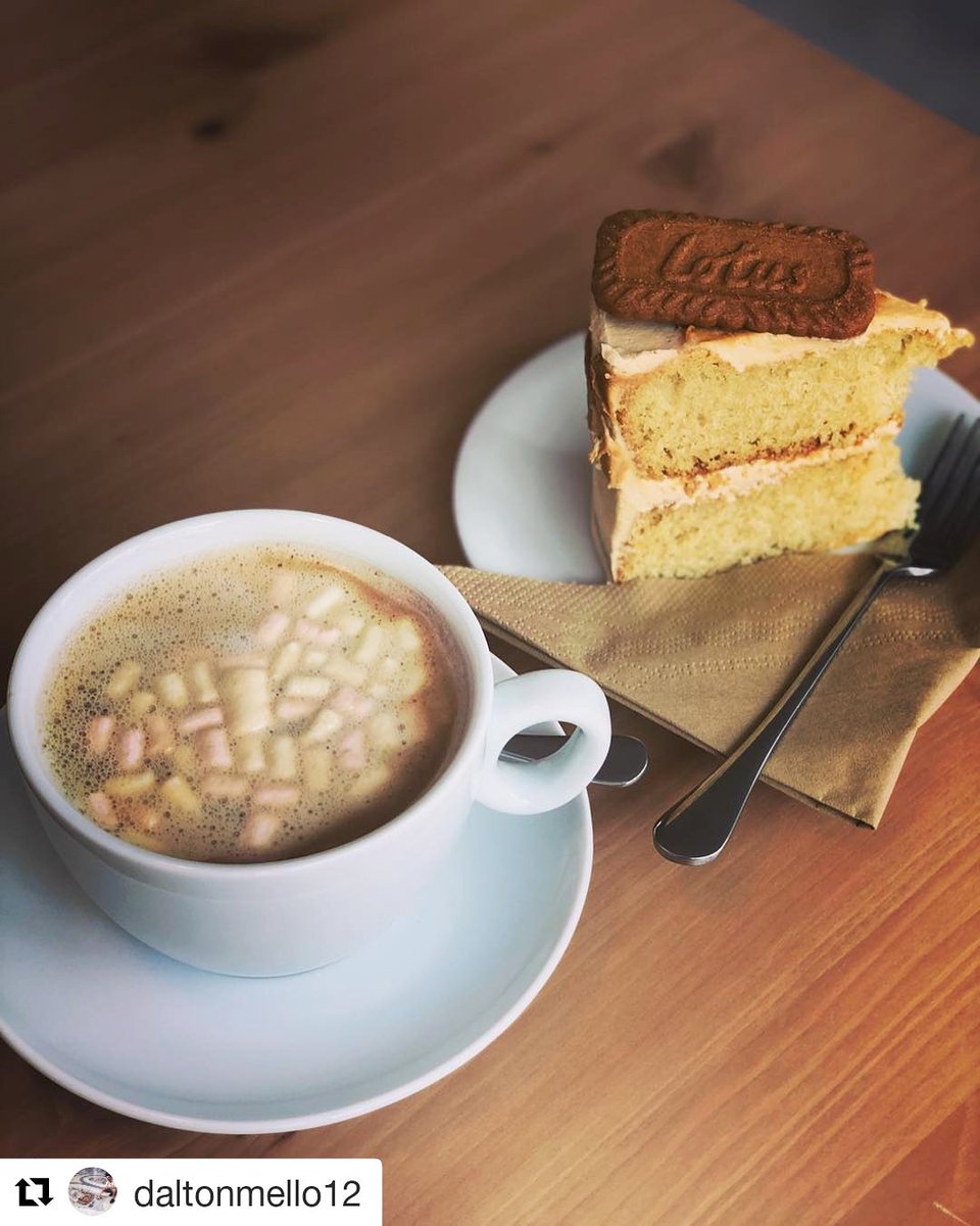 🍰Today (SATURDAY) is the last day to see us folks!🍰We are here till 5pm this Saturday and then closed for two weeks from tomorrow Sunday 5th August! Thanks for the great picture Dalton 🍰 #Repost @daltonmello12 
・・・
#vegan #vegancake #veganshare #cake #whatveganseat #biscoff