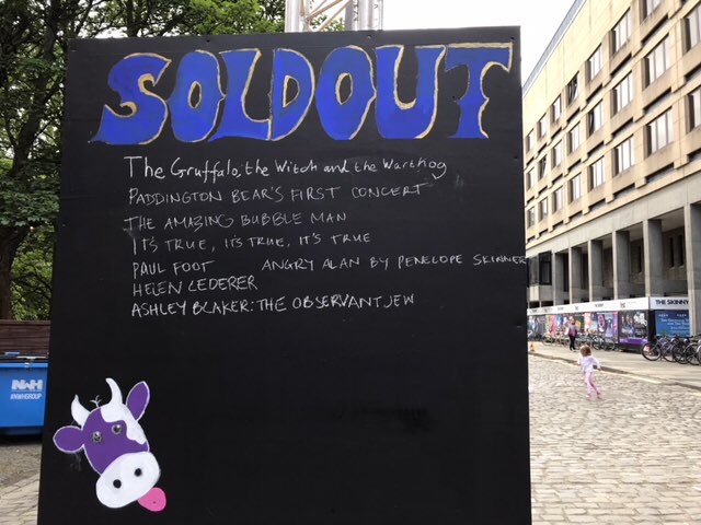HelenLederer's tweet photo. Have sent out for extra chairs... #IMightAsWellSayIt #comedy @edfringe #LEDinburgh #smallvenue #TixSellingOut #Grateful #GetYoursQuick https://t.co/fyu9CPC223 https://t.co/eOHPegUgcl