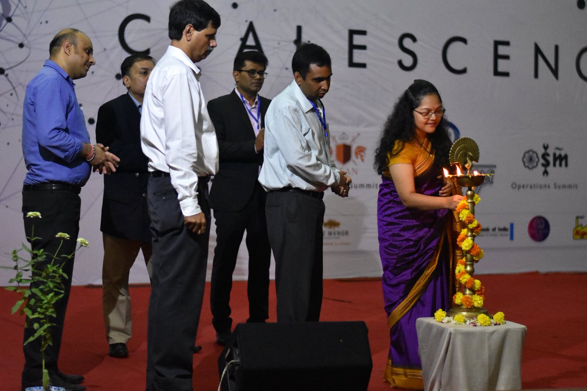 IIMKsp's tweet photo. The conclave kicks off with the customary lighting of ceremonial lamp.
#Coalescence2018 #Marketing #MarketingSummit #BusinessConclave #IIMKashipur #IIMKsp https://t.co/RXkDPE0xjS
