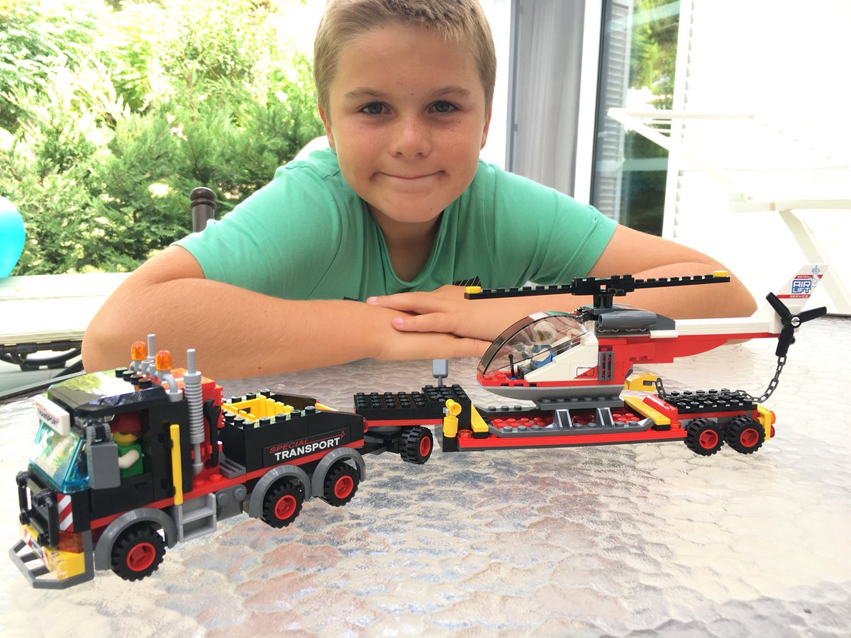 pdeeghc's tweet photo. It’s no Millennium Falcon @MorganMagic but I think Edward has done an amazing job, don’t you?? #golego https://t.co/qQz7gGIEHN