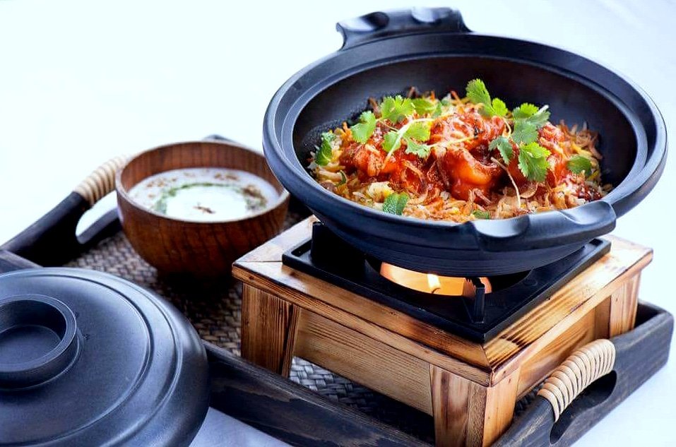 tresindkuwait's tweet photo. Among the most revered dishes synonymous with #IndianFood is the #Biryani. Experience Trèsind's version of this cherished dish prepared with long grained rice, flavoured with exotic spices, layered with aromatic, spiced meat as part of the #TrèsindAnniversaryMenu.
#KuwaitDinesOut https://t.co/PXQxPxHRxo