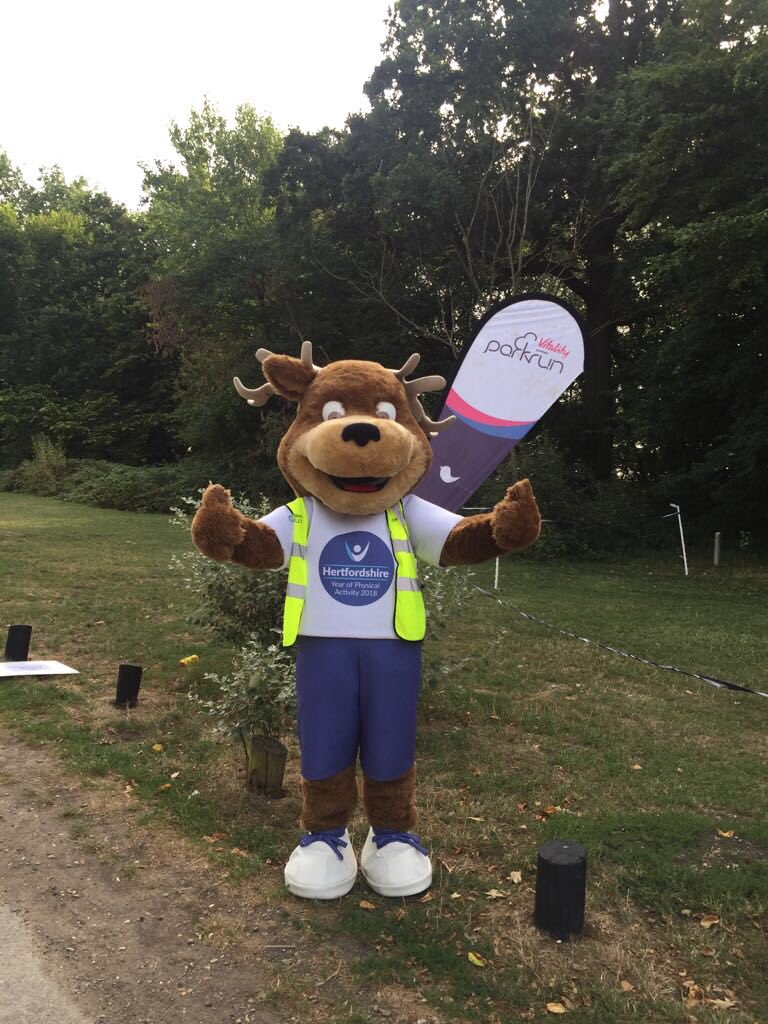 Great to see @HertsYOPA18 mascot marshalling <a href="/aldenhamparkrun/">Aldenham parkrun</a> <a href="/aldenhampark/">AldenhamCountryPark</a> this morning #hertsyopa2018 <a href="/sportinherts/">Herts Sport & Physical Activity Partnership (HSP)</a> <a href="/parkrunUK/">parkrun UK</a> <a href="/ParksHerts/">ParksHerts</a>
