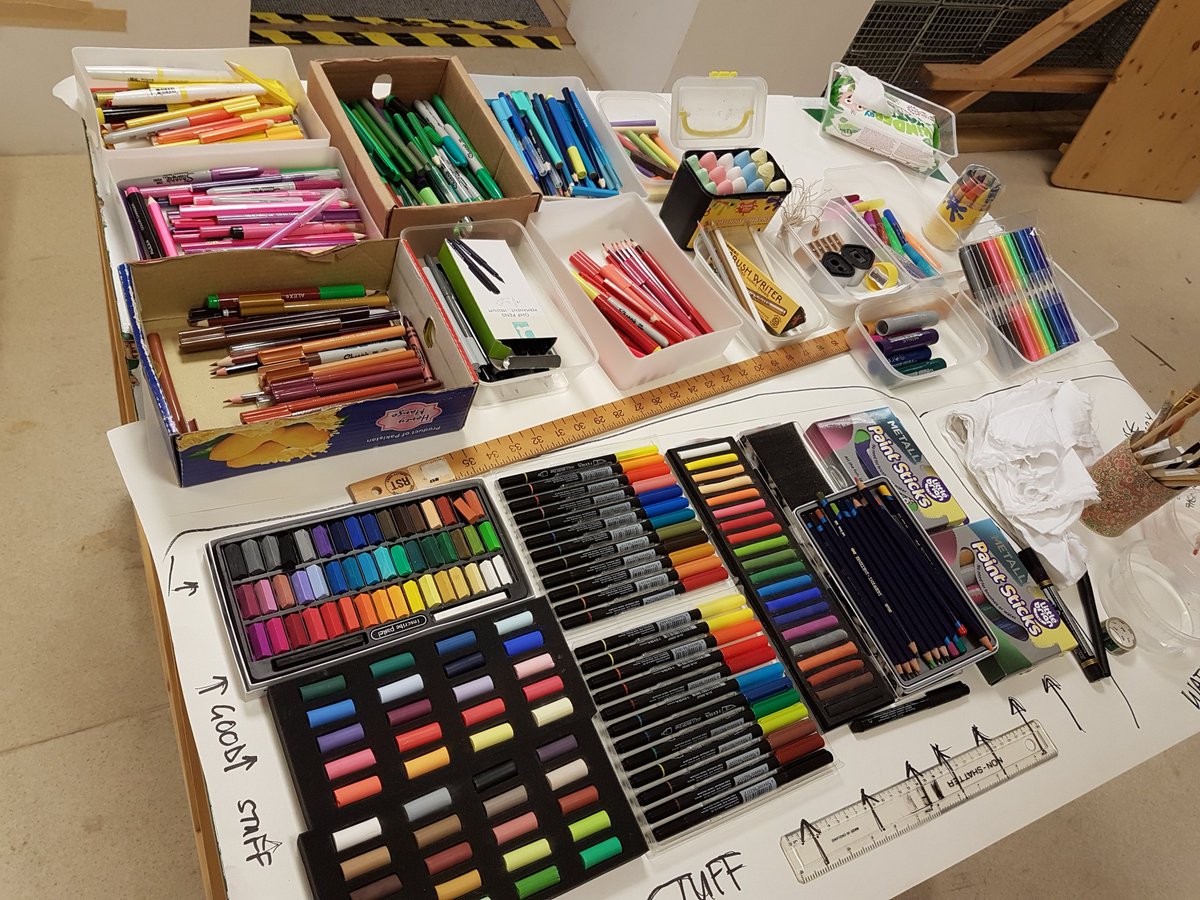 Artists8gate's tweet photo. #BeeVocalCreative #BeeVocalChoir #Colourful #LoadsaStuff @FredAldous @CASSART Manchester https://t.co/SFzLYEf7sM
