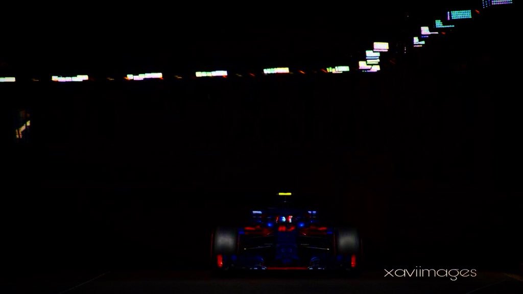 xavigazquez's tweet photo. Buenos días chic@s !!!!!! Aquí os dejo una #Afotico de mi carrete #xaviimages en el #MonacoGP. A ver si se me pasa un poco el 🐒 de #F1 
#Graining
#F1Vision
#whoworksinformulaone
#Eresradio
#GrainingStore
#McLarenStore https://t.co/zIQVJ1QqjE