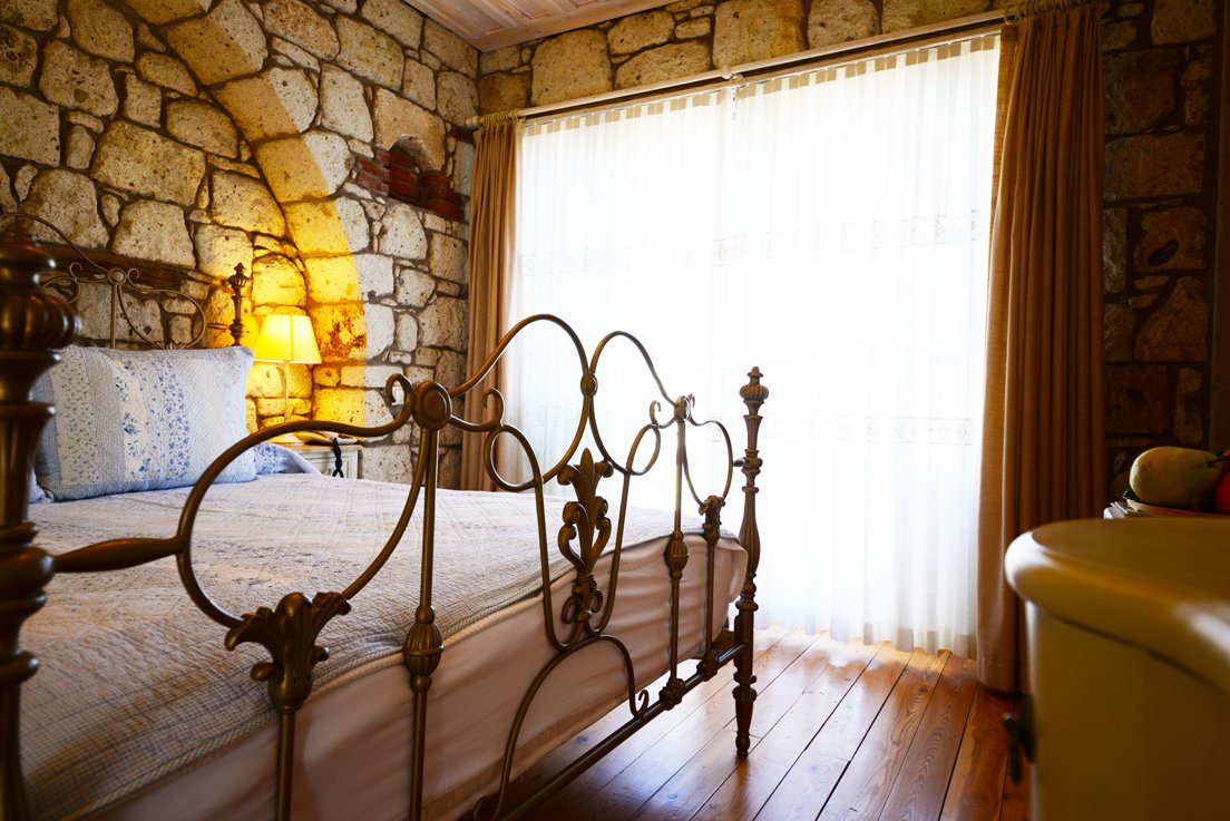 imrenHanOtel's tweet photo. Dost ve Gülümseyen Yüzler, Huzur Dolu Alaçatı Manzarası ve Bir Fincan Demli Çay Sizleri Bekliyor Olacak #alacatiimren #imrenhanotel #alacatiotelleri #alacatiimrenhanotel #alacatikonaklama https://t.co/BArmPOHOkL